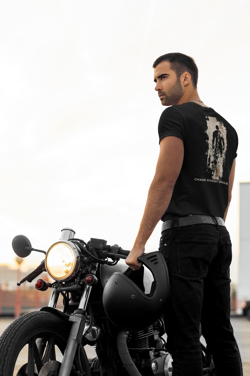 Chaos doesn't break me. AMK Fight Wear T-Shirt